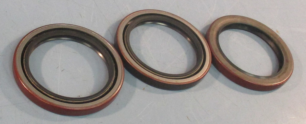 National 415483 Nitrile Oil Seal 2.625" Shaft Dia 3.505" OD Lot of 3