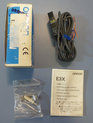 Omron E3XVG21 2m Photoelectric Switch Volts: 10 to 30 VDC NIB