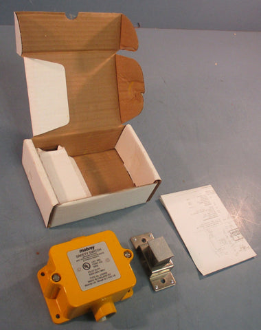 Mobrey U30800 Magnetic Safety Switch B300.240V. Max 140 F Max Temp