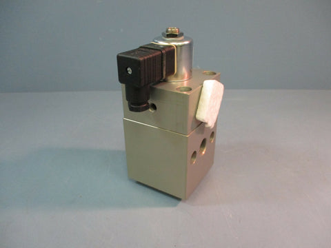 Bosch DirectionalControl Valve G1/23/2 8108152785 NEW NO BOX