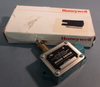 HONEYWELL BAF1-2RQN8-LH LIMIT SWITCH ACTUATOR ROLLER PLUNGER 125/250/480 VAC 20A
