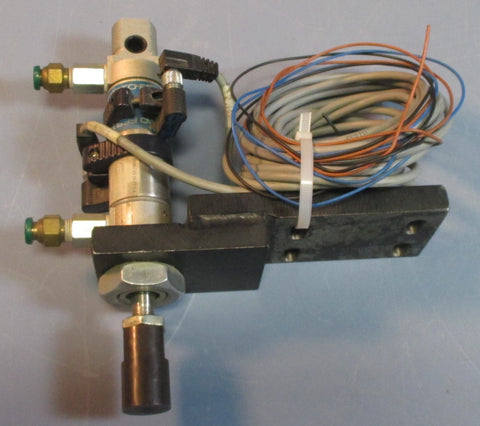Mounted Festo DSNU2525PPV A Pneumatic Cylinder w/ Two 159425 Cables