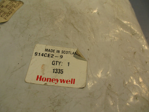 Honeywell 914CE2-9 Limit Switch Top Roller Plunger, SPDT-1NO, SPDT-NC, 5 A, 250V