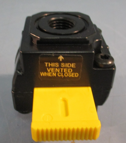 LINCOLN INDUSTRIAL 247770 1/4" NPT MANUAL LOCKOUT VALVE 250PSIG 17 BAR