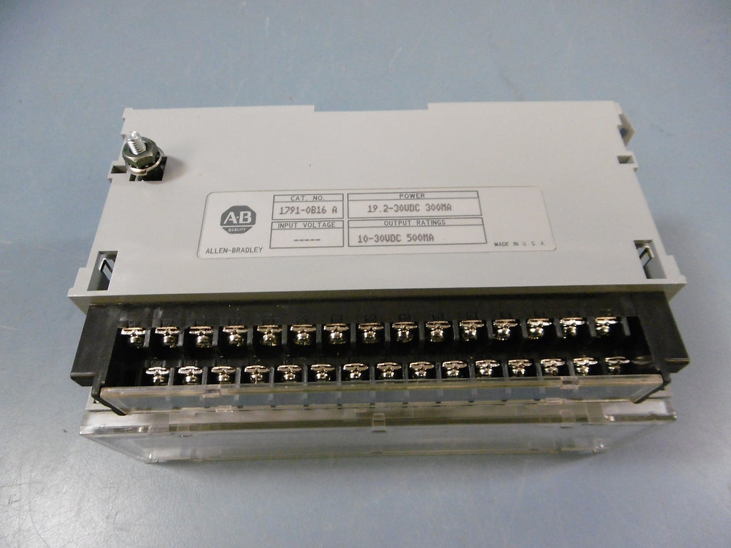 Allen Bradley 1791-0B16 Ouput Module 19.2-30V Vdc 300 MA 10-30V VDC 500 MA