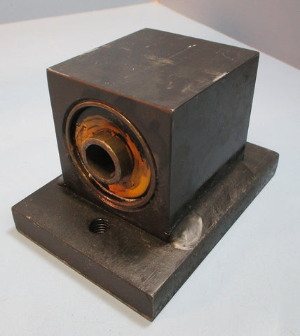 Hyster Engine Mount Model 1335681