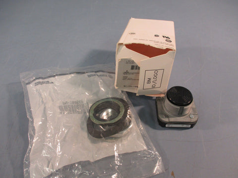 AllenBradley 800TA2 Momentary Push Button, Black Series T