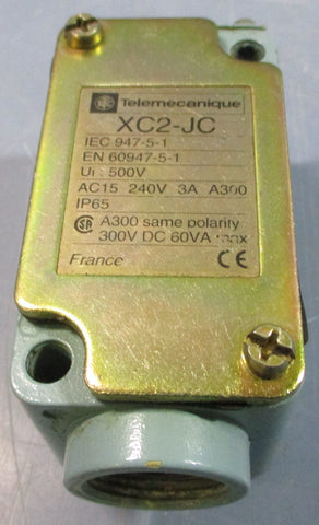 Schneider Electric Telemecanique ZC2JC1H5 Limit Switch XC2JC 1/2"NPT 250VAC