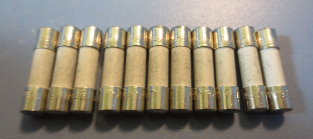 Lot of 11 Nordson 0.5 A Fuses Model 121047