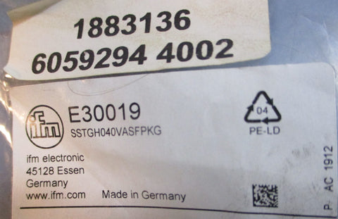 (Lot of 2) IFM E30019 Straight Male 4-Pin Wiring Plug SSTGH040VASFPKG