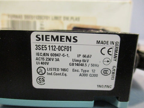 Siemens 3SE5 112-0CF01 Position Switch, Angular Roller Lever 230V, 3A 50Hz