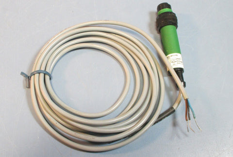 NWOB CutlerHammer Ser A1 E58CAL18T111R2 1030 VDC Photoelectric Tubular Sensor