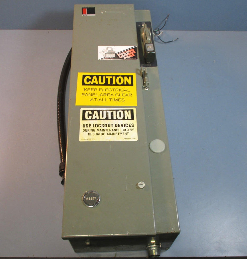 Cutler Hammer A30CGA0 A-c Magnetic Combination Starter w/ Motor Circuit Switch