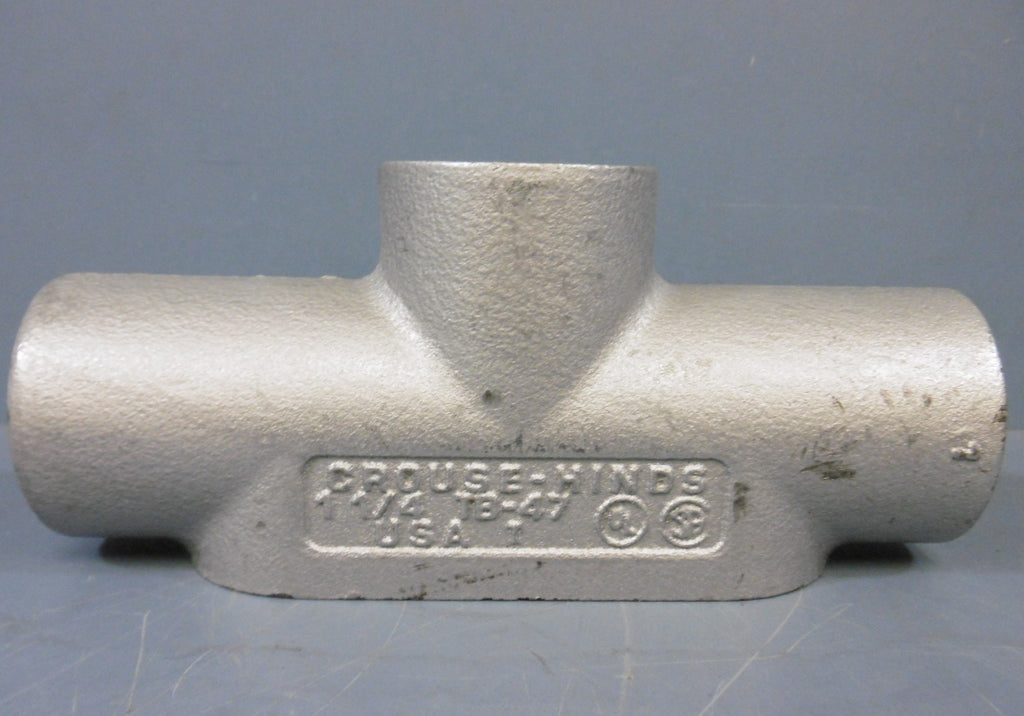 Crouse-Hinds Conduit Body Form 1 1/4" TB-47 NEW