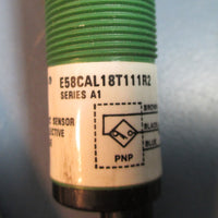 NWOB Cutler-Hammer Ser A1 E58CAL18T111R2 10-30 VDC Photoelectric Tubular Sensor