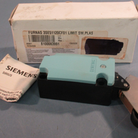Siemens 3SE5 112-0CF01 Position Switch, Angular Roller Lever 230V, 3A 50Hz