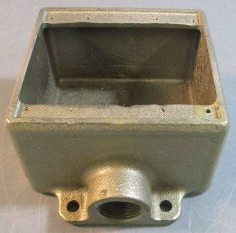 Crouse-Hinds FD22 Two Gang Outlet Box 41.3 Cubic In Vol. 3/4"