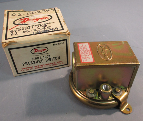 DWYER Series 1900 Pressure Switch 1910-20, Vertical Mount
