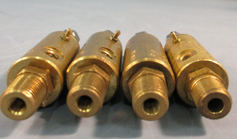 Lot of (4) Clippard CS-843 Thread Air Pressure Regulator