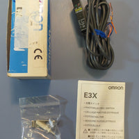 Omron E3XVG21 2m Photoelectric Switch Volts: 10 to 30 VDC NIB