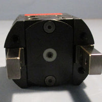 R&I Mfg Dura Grip GH200 Pneumatic Gripper Angular Gripper Two Finger