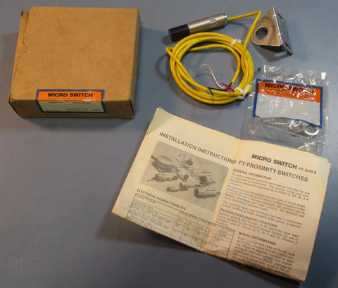 Micro Switch (Honeywell) FYBD12E12B Proximity Switch with mount NOS
