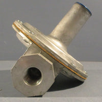 Maxitrol 3255 Gas Pressure Regulator 32551/2" 10PSIG Max 1/2" NPT
