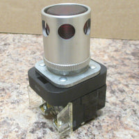 Allen Bradley Bulletin 800TPAH16RD1 Red Illuminated Push Button Series T 120 V