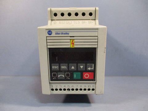 AllenBradley Variable Speed Drive .75 KW/1 HP 7.06 Ser. C 160BA03NPS1P1