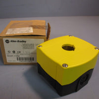 ALLEN BRADLEY 800F1YM,  SERIES A PLASTIC ENCLOSURE 1 HOLE 22MM YELLOW IP66