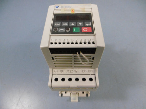 Allen Bradley 160-BA02NPS1P1 Variable Speed Drive 480V Vac 3/4 Hp 3 Ph