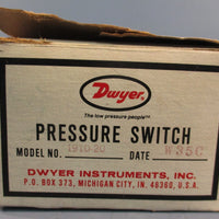 DWYER Series 1900 Pressure Switch 1910-20, Vertical Mount