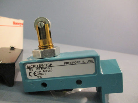 Honeywell BZE6-2RQ9 Limit Micro-Switch, 15A, 125,250 or 480VAC 1/8 HP/125VAC