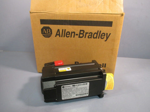 Allen Bradley Series MPL  480V AC Rotary Servo Motor Ser. A MPL-B330P-MJ72AA