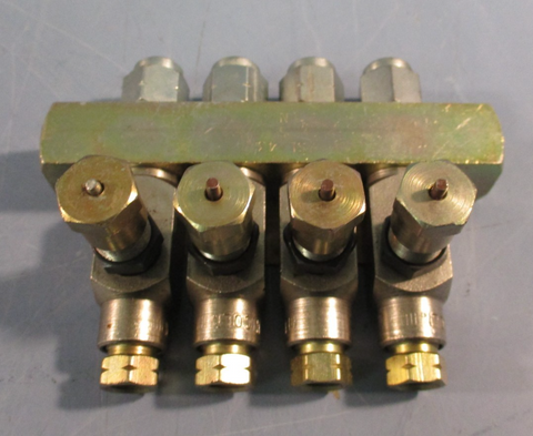 LINCOLN 83661-4, 4 UNIT OIL INJECTOR MANIFOLD SL-43 750 PSI to 1000 PSI