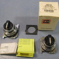 (Lot of 2) Eaton Cutler Hammer 10250T1323 3Pos. Selector Switch Nema 413