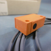 Lot of 2 NIB Efector OR0003 Photoelectric Sensor ORSV AB