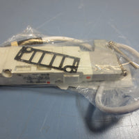 SMC SV3100R5W1U Solenoid Valve 2 Position 24V Vdc New!!