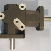 Crown Zero-Max C204806 Two-Way Right Angle Gearbox 2:1 Ratio 3/4" Shaft Dia