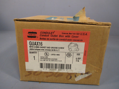 CrouseHinds Conduit Outlet Box w/ Cover 1/2" NPT GUAX16