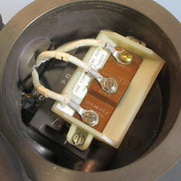 Dwyer Instruments 1950-04-2S Differential Pressure Switch Explosion-proof Used