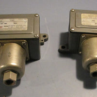 United Electric Controls J6D Pressure Switch 4494 15 Amps 0 to 50 PSI lot of 2