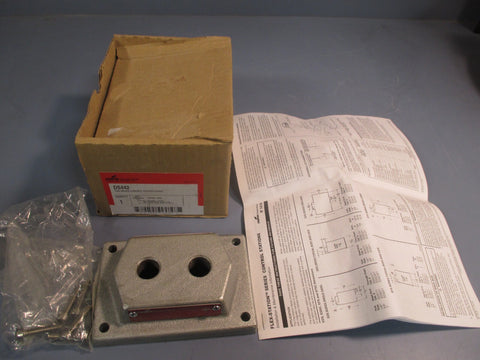 COOPERCrouseHinds Two Device Control Station Cover DS442