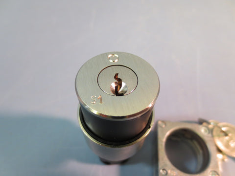 New SIEMENS 3SB35005AD01 22mm Metal Key Actuator Dual Position