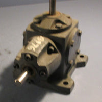 Boston Gear VR131 PM5 Right Angle Reducer 1:1 Ratio 1/2" Shaft Diameter