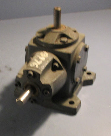 Boston Gear VR131 PM5 Right Angle Reducer 1:1 Ratio 1/2" Shaft Diameter