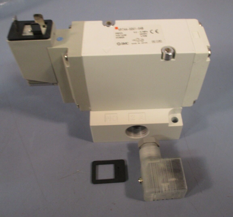 SMC Solenoid Valve 3Port 24 VDC VP7445DU104B