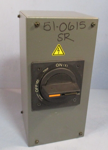 FANUC EMERGENCY STOP SWITCH BOX A05B2400C401