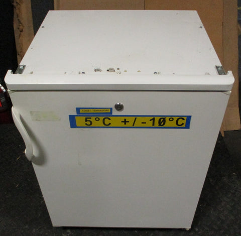Fisher Scientific 3751FS Undercounter Refrigerator / Freezer 5.6 Cu Ft 1PH 120V