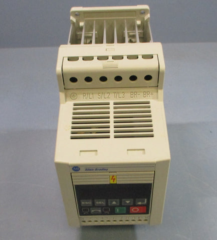 Allen Bradley 160SAA04NSF1 Ser. C Speed Controller FRN 7.06 1HP 200240V 9.4A